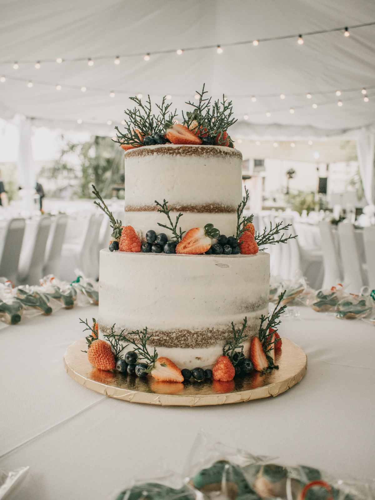 naked cake on table | One-Stop Fall Wedding Planning Guide | fall wedding | fall wedding ideas on a budget