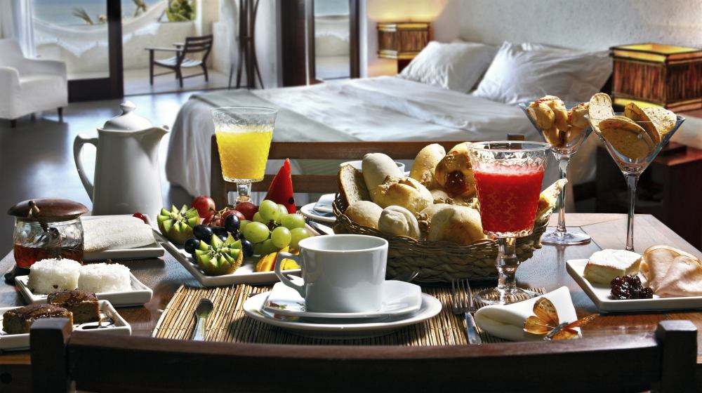delicious hotel breakfast | Ways To Improve Hotel Guest Experience | hotel guest | hotel guest experience