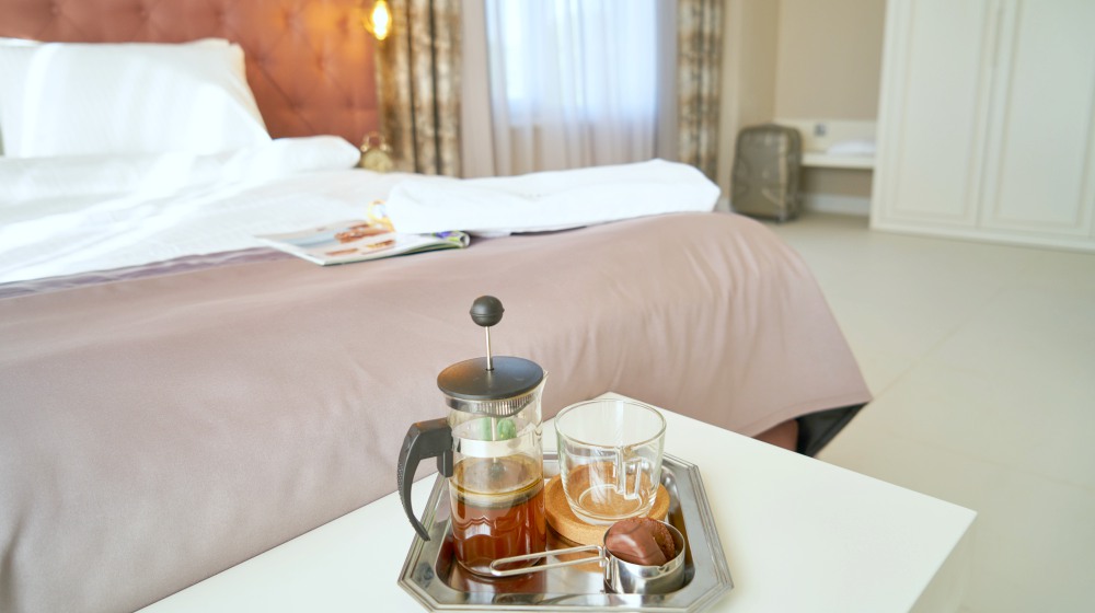 hotel bed and coffee | Ways To Improve Hotel Guest Experience | hotel guest | guest experience