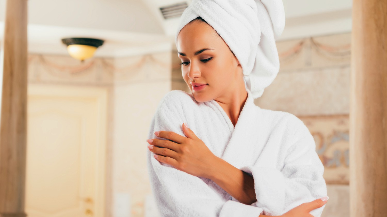 Featured | Utlimate Bathrobe Guide | How To Find And Care For Your Robe